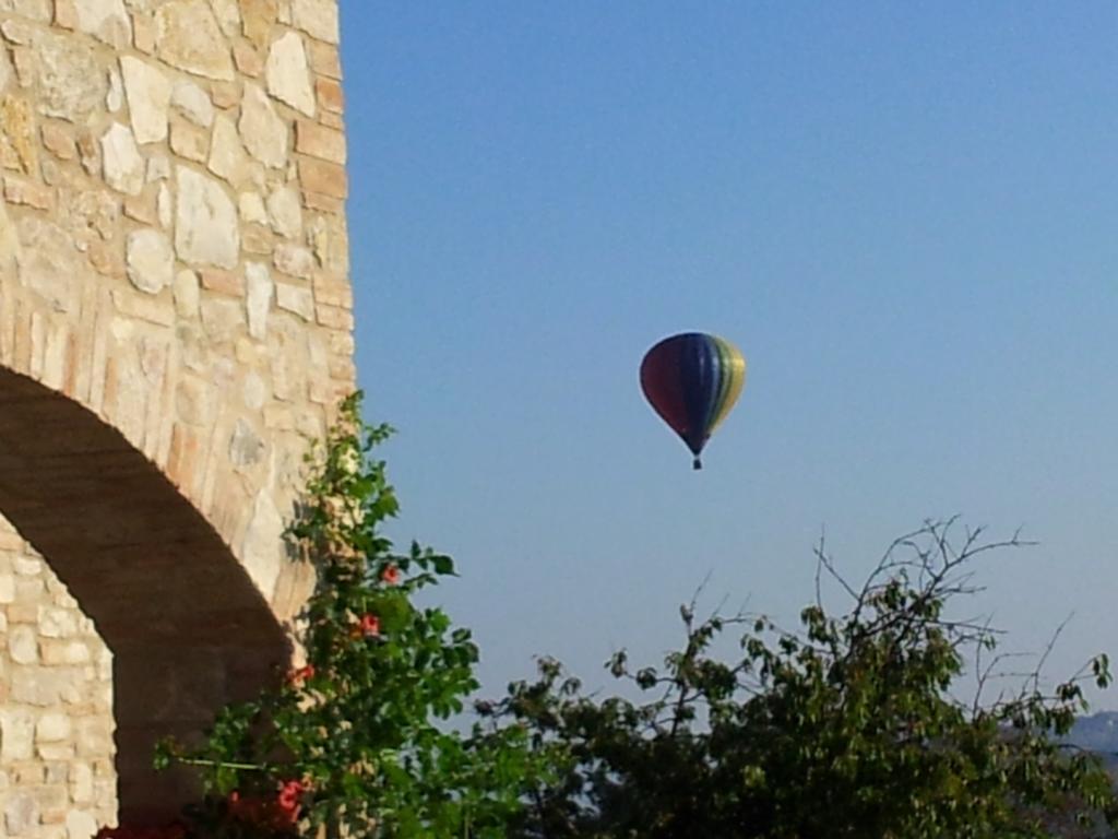 Agriturismo La Torraccia Todi Exterior foto